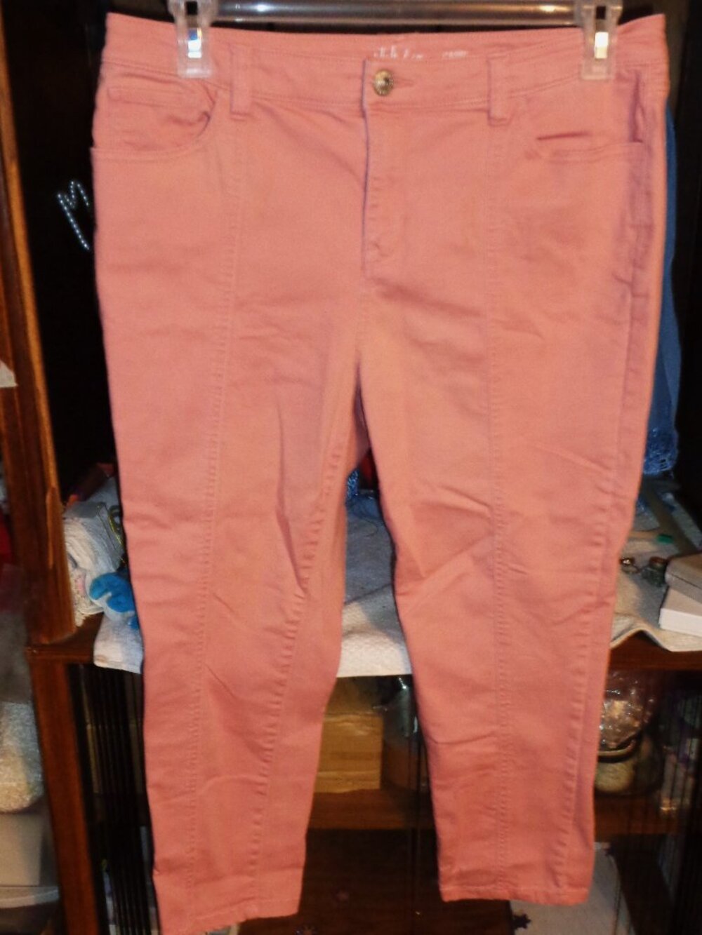 EXCELLENT STYLE&CO PINK CAPRI JEANS-SIZE 14